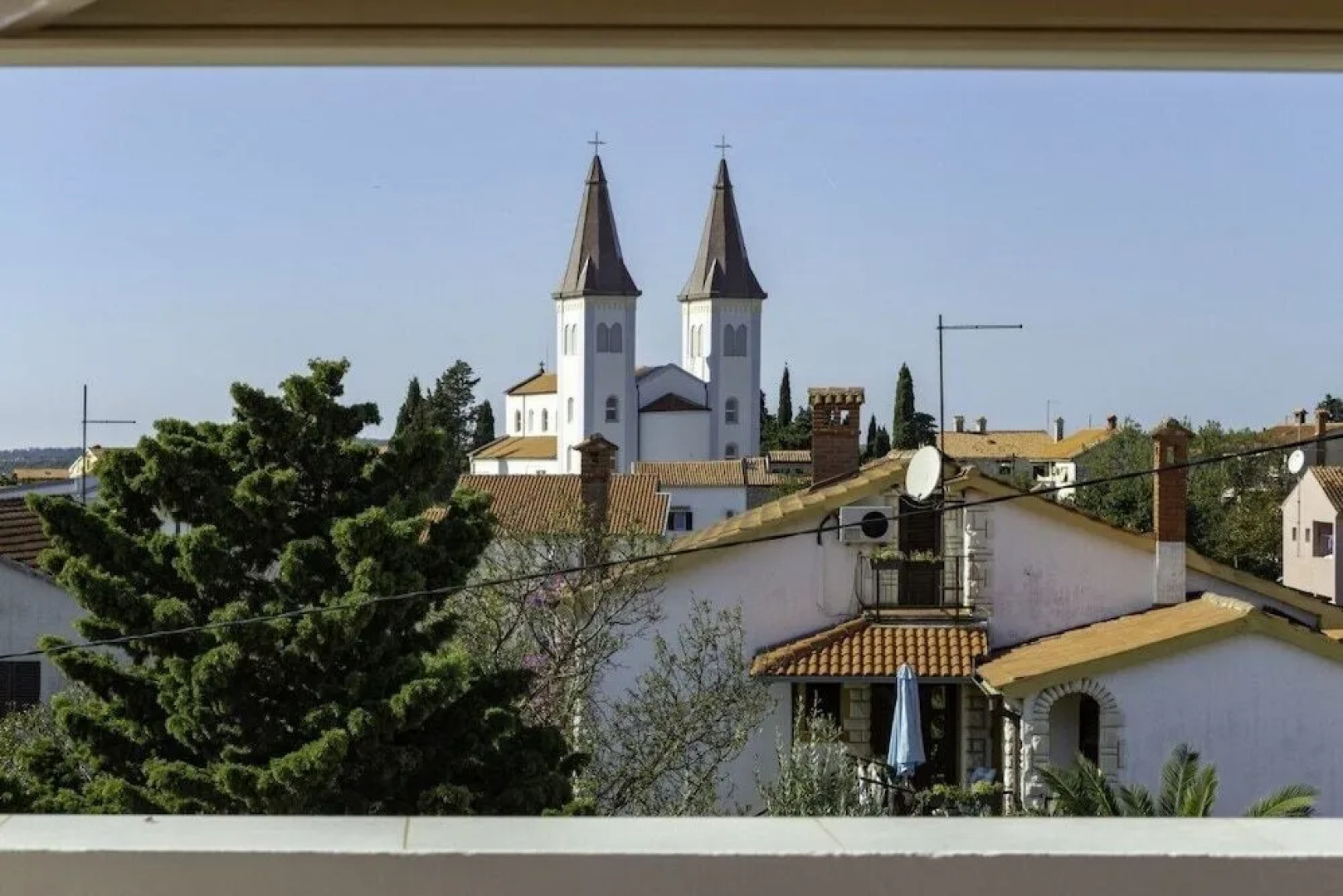 Comfort apartments with pool in Medulin