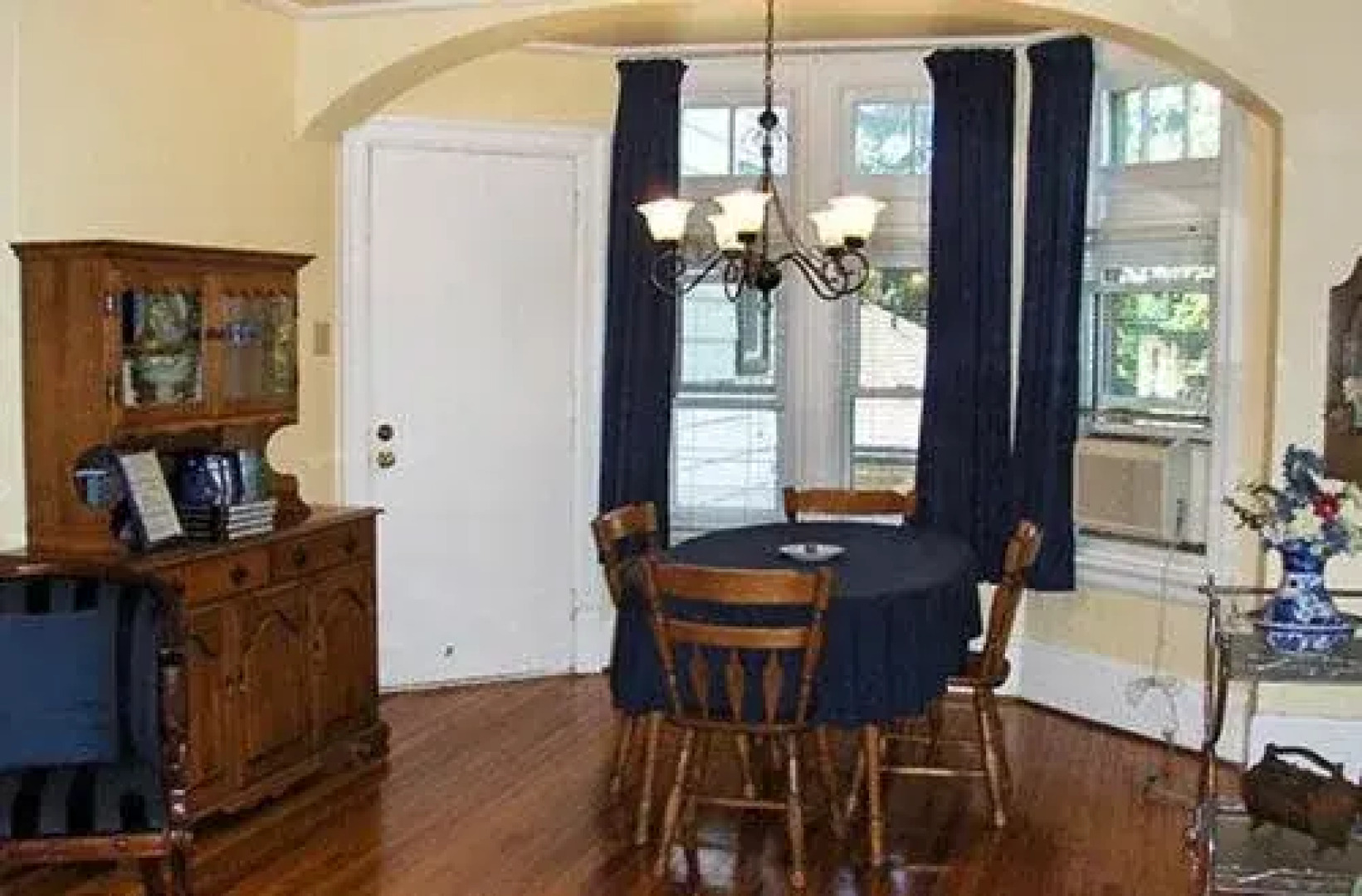 Agincourt Manor B&B Suites