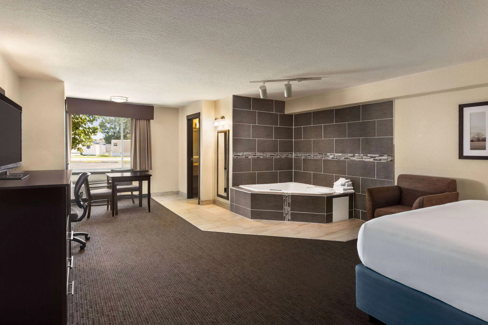 AmericInn by Wyndham La Crosse Riverfront-Conference Center
