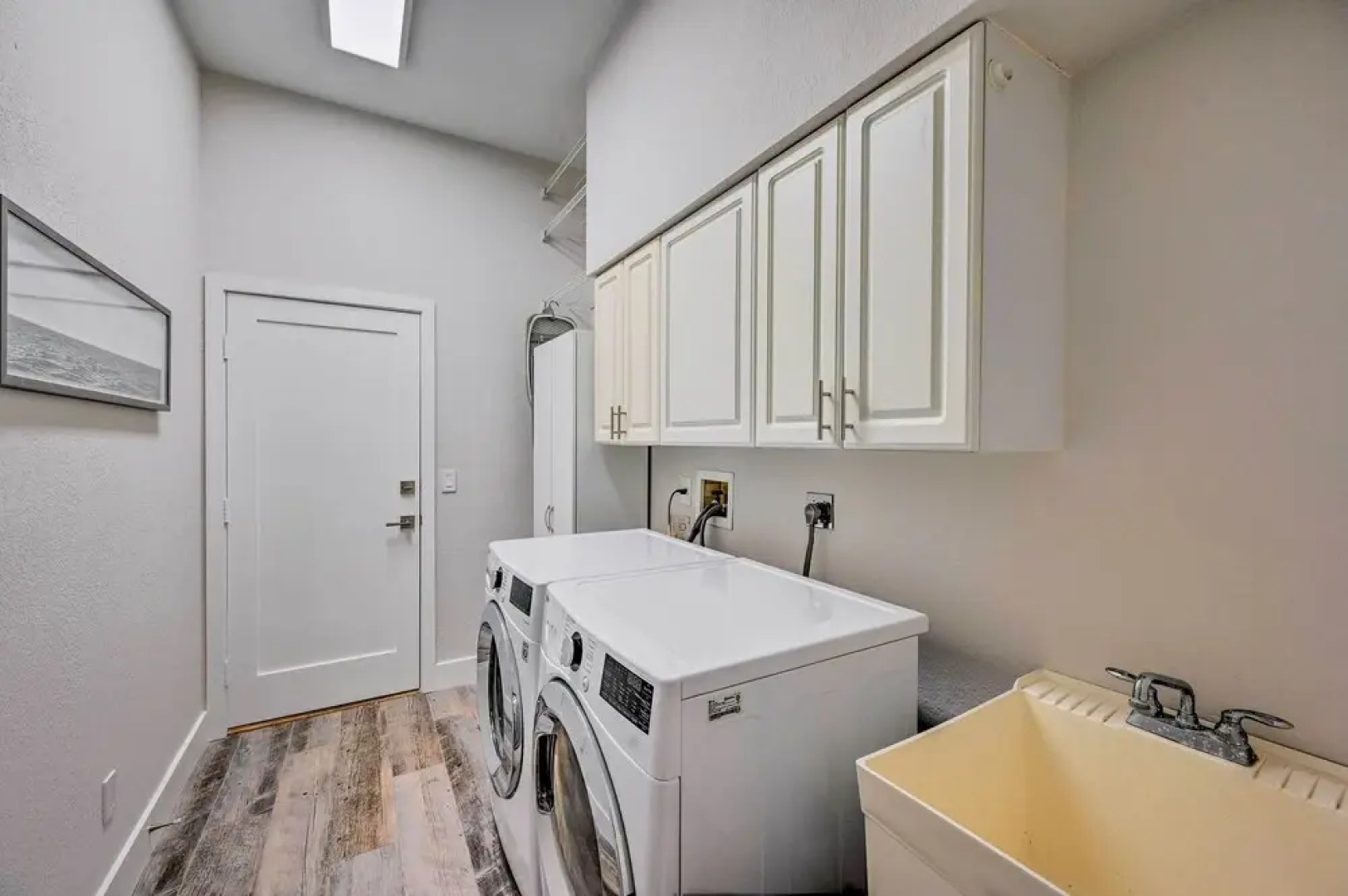 Sand Volleyball Court, Pool & Spa: Naples Gem!