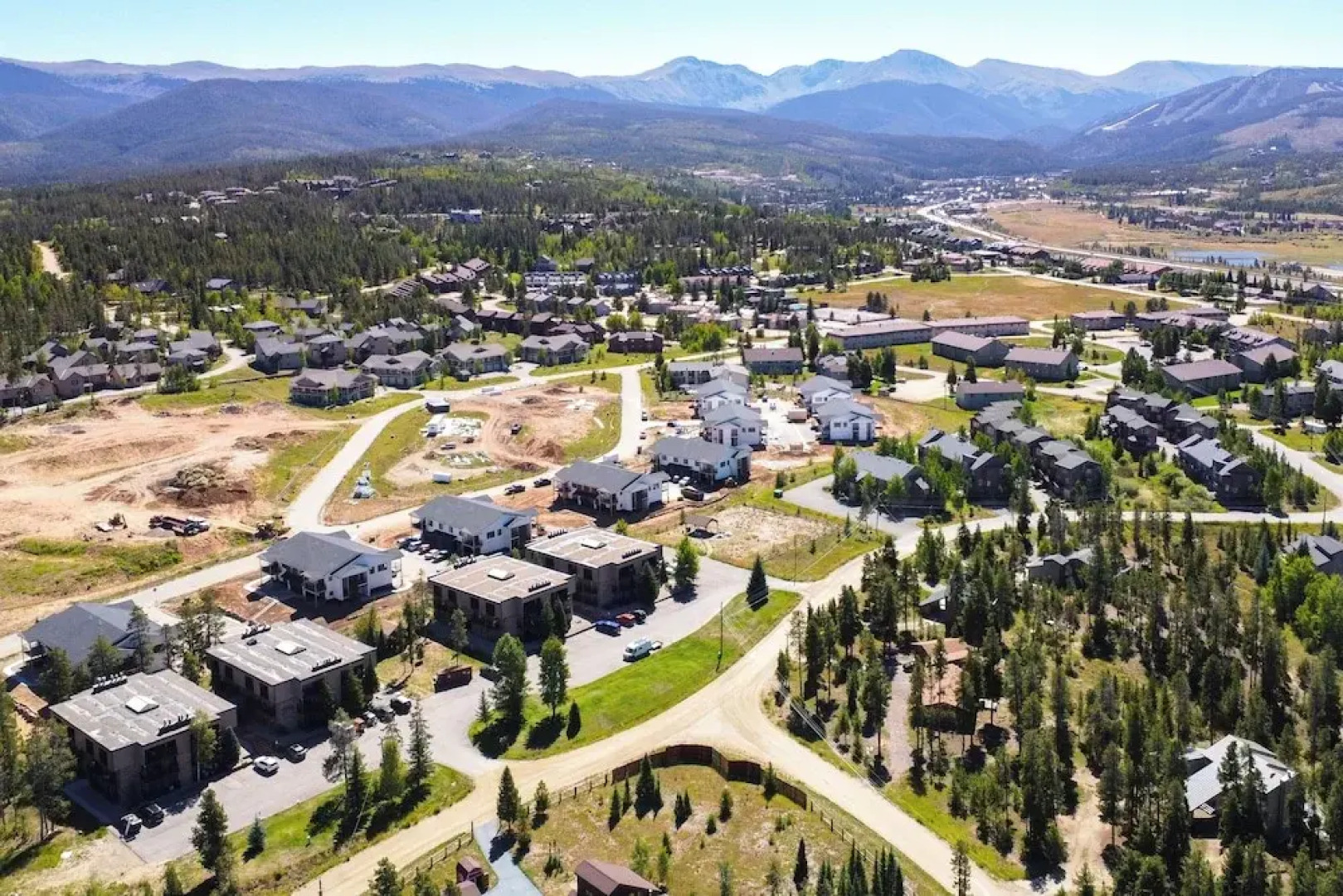 Elevated Fraser Condo w/ Mountain View & Amenities