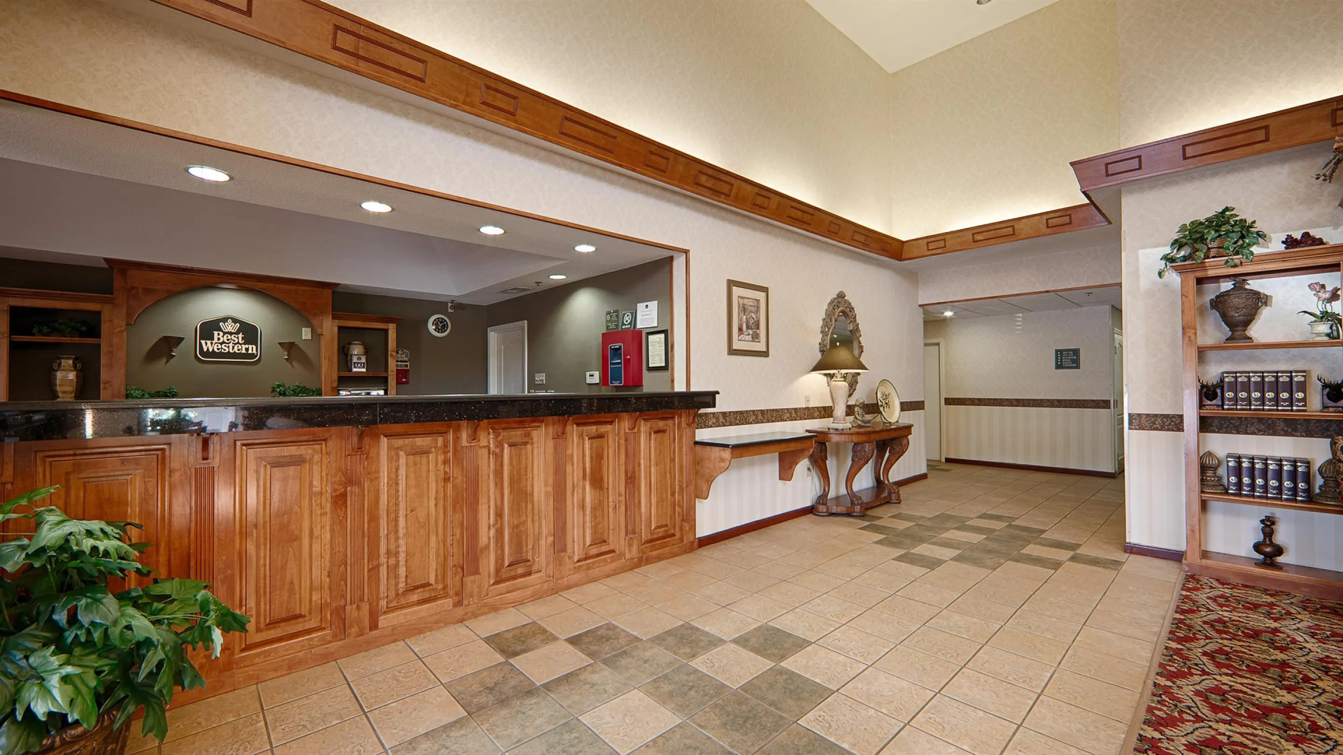 Best Western Bradbury Inn & Suites