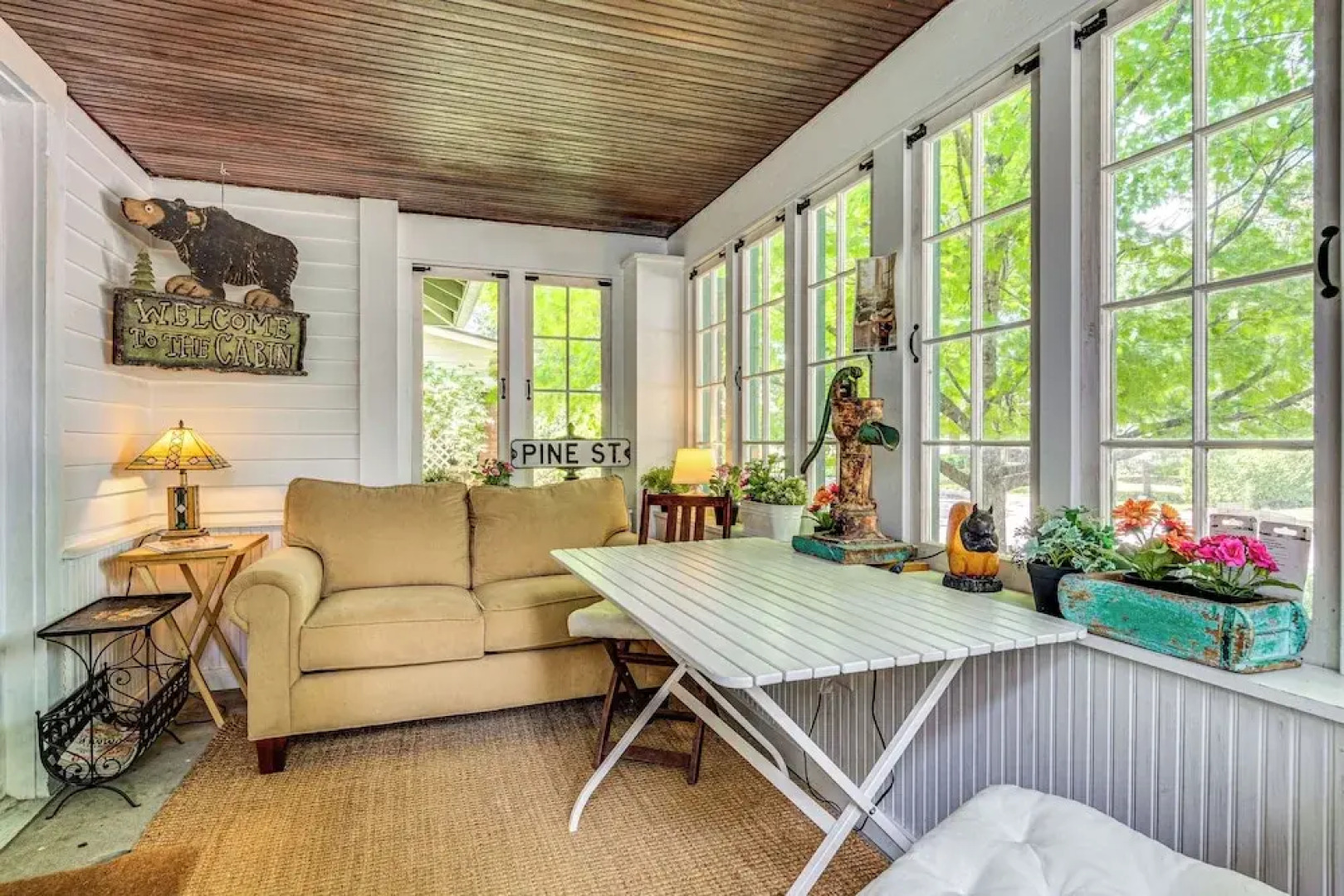 1/2 Mi to Indy Motor Speedway: Home w/ Yard!