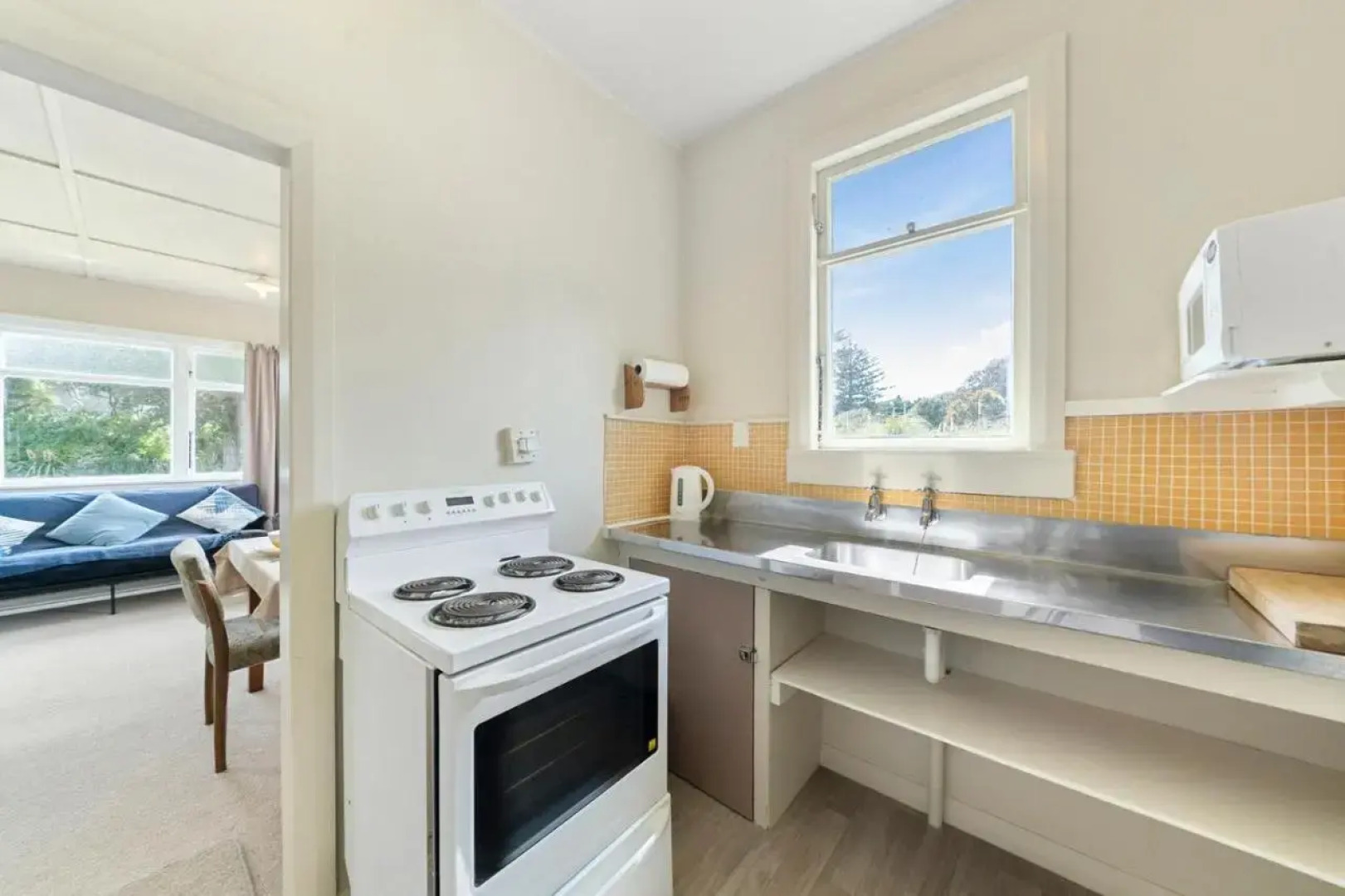 The Beach House - Kapiti Coast Holiday Home