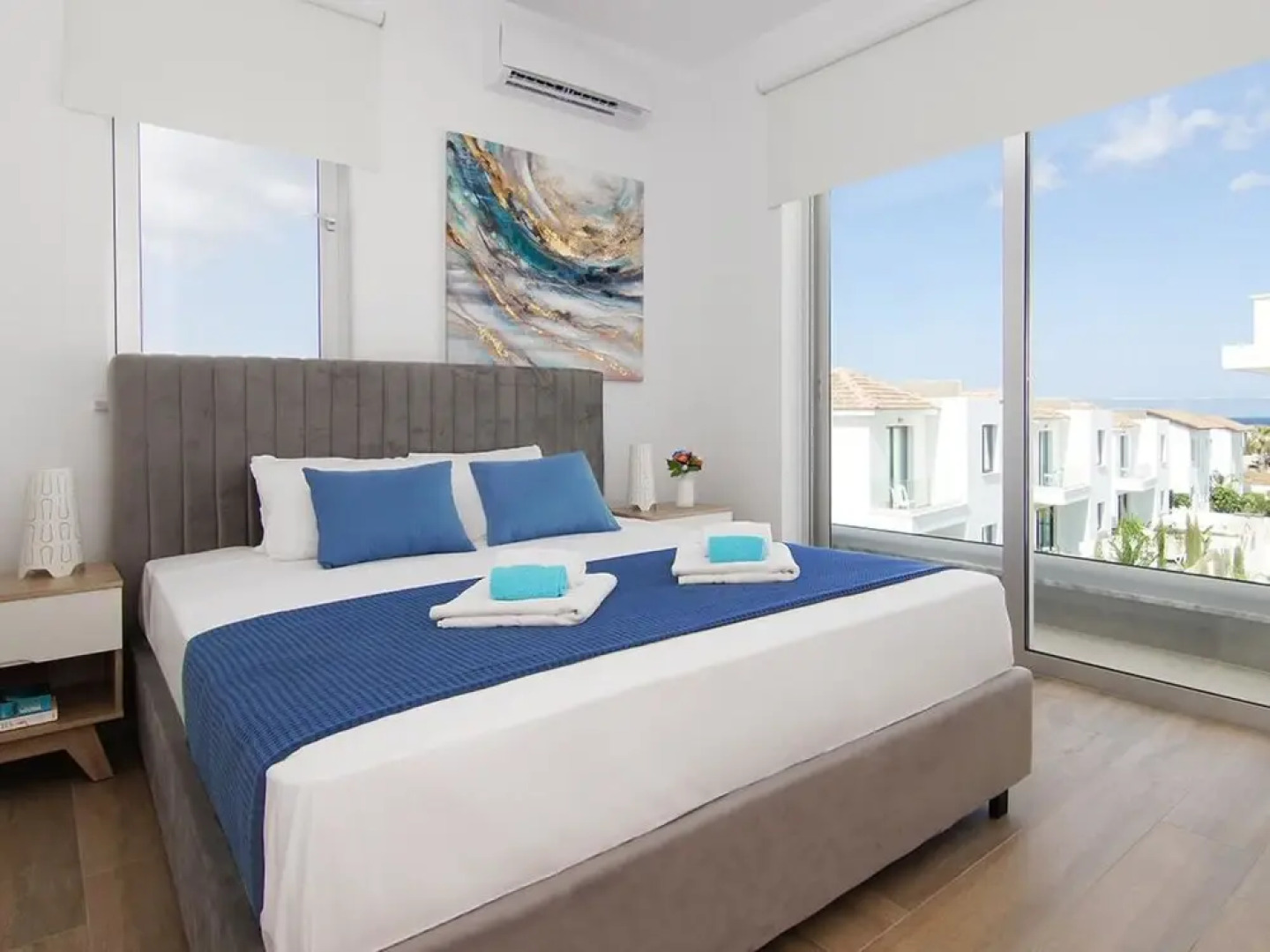 Luna Paralimni in Paralimni