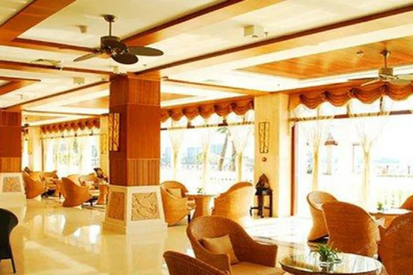 West Gulf Holiday Hotel