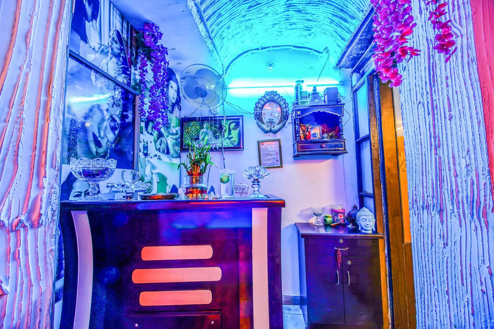 Fabhotel White Klove