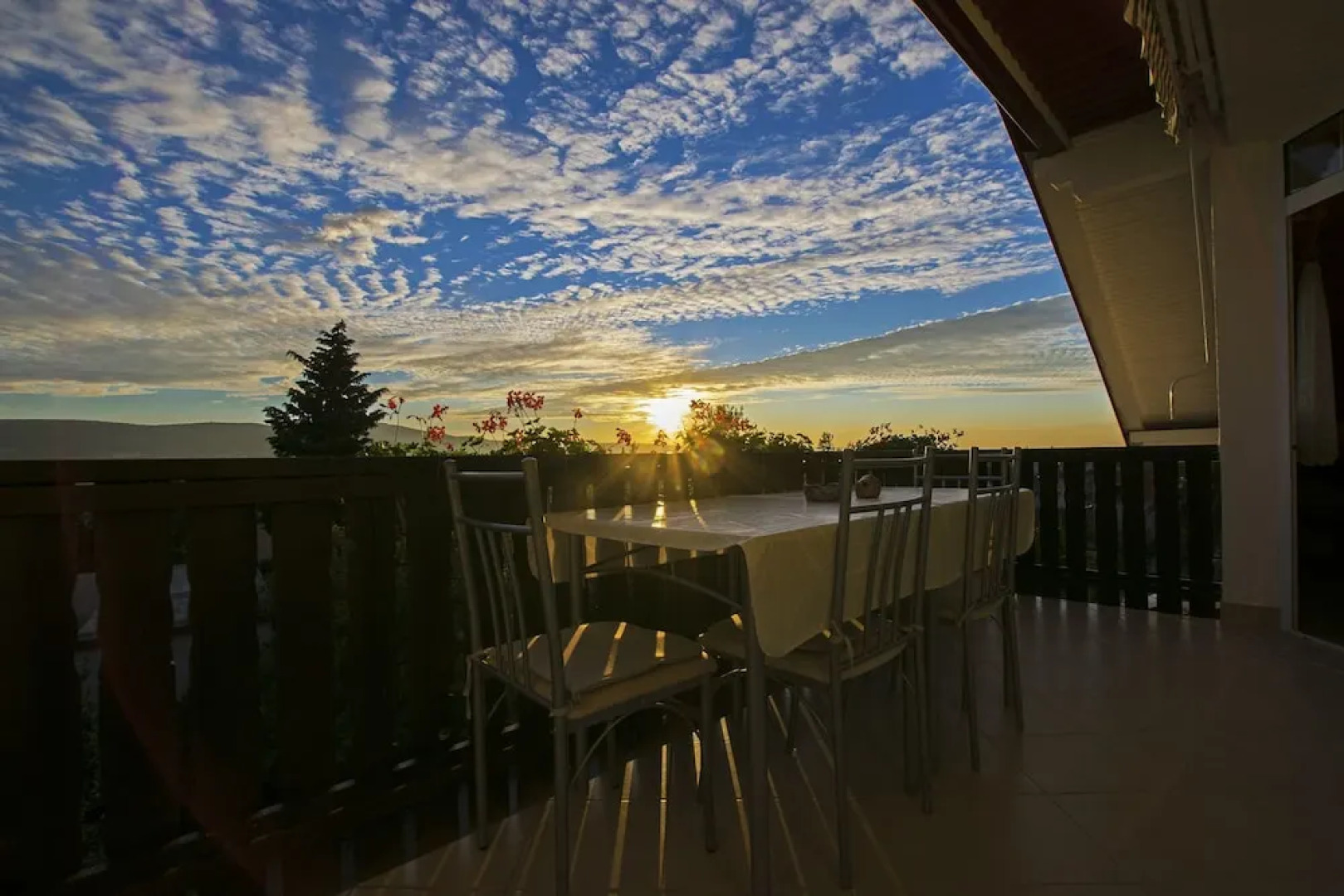 Apartments Juric-on Quiet Location