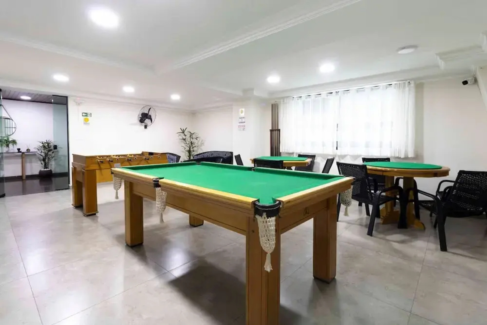 Apto com Excelente Localiza o a 50m da Praia