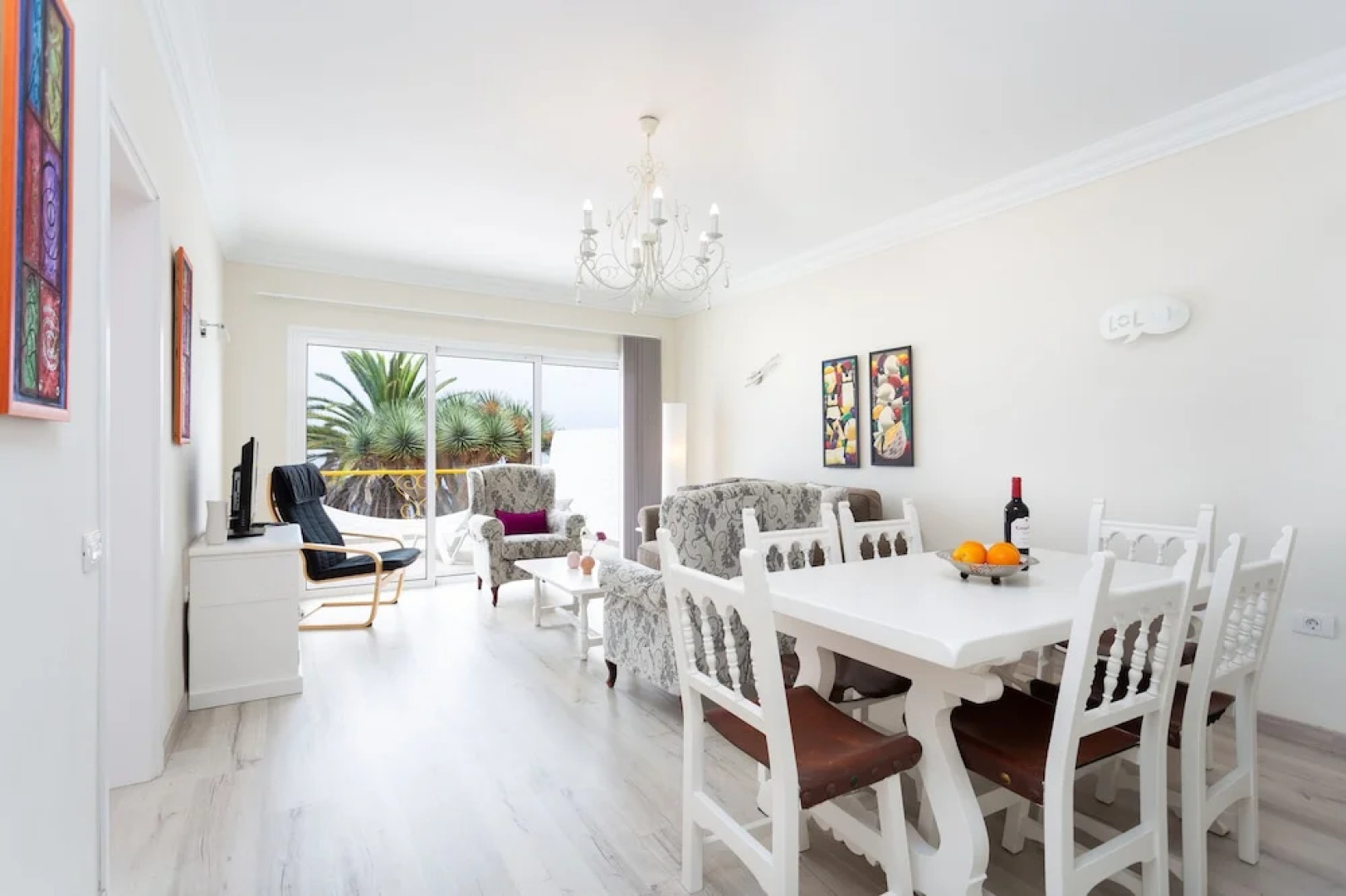 Cosy Apartment with views