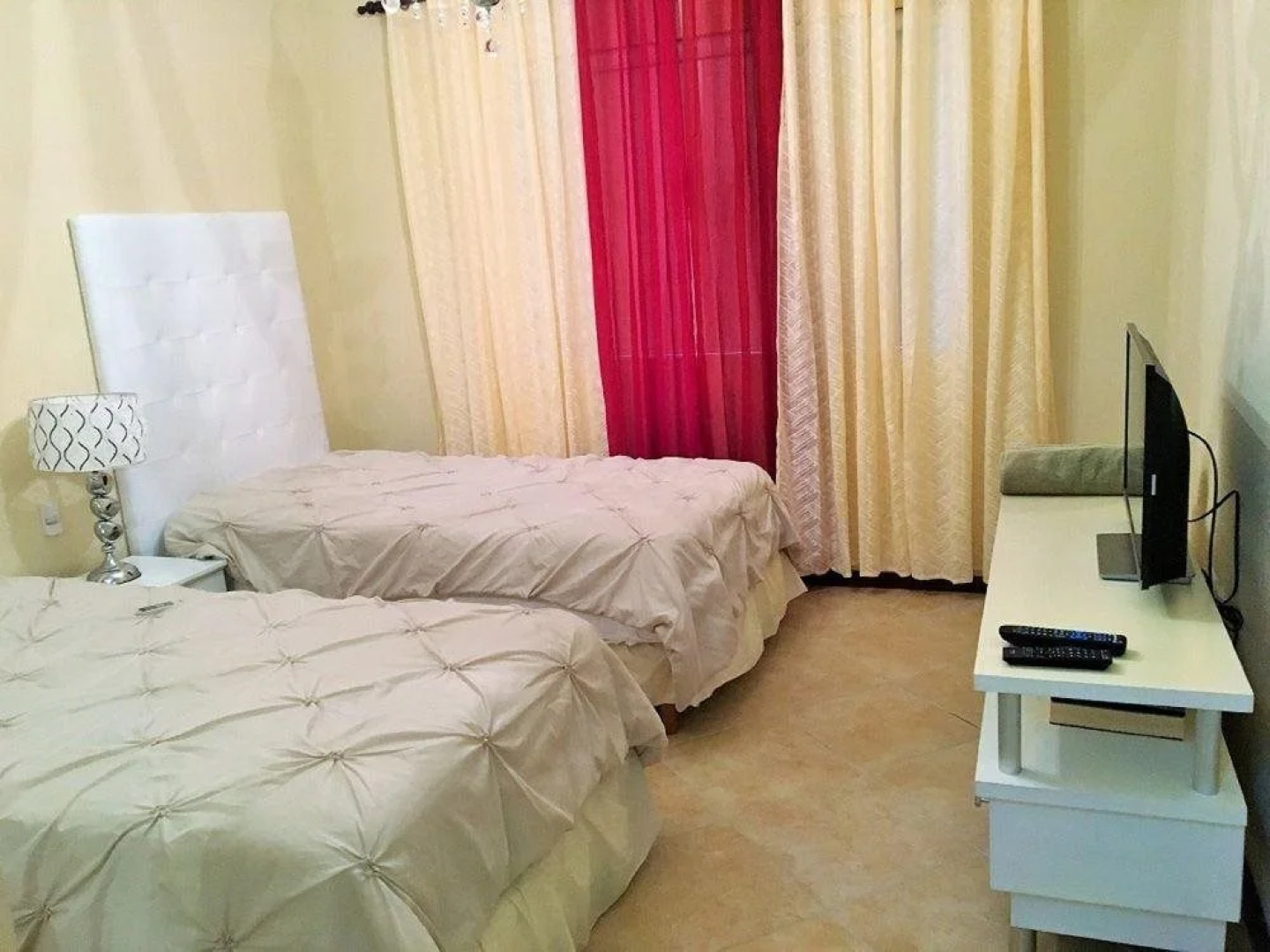 Gold Coast Luxurious and Stylish Condo