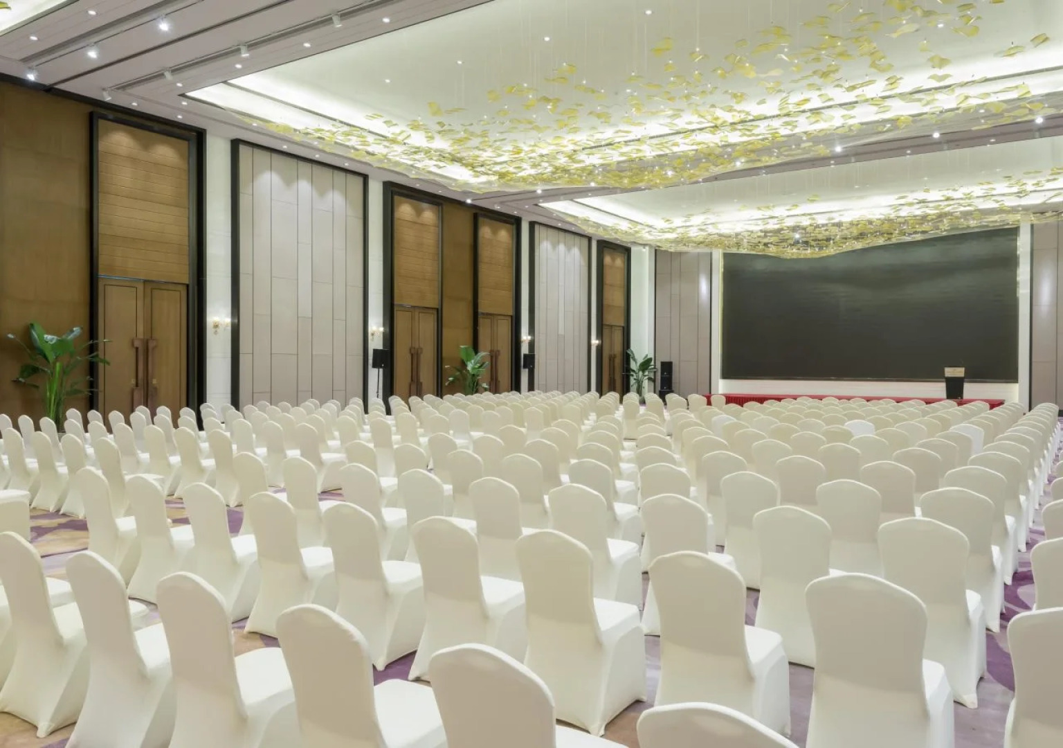 Crowne Plaza Yibin by IHG