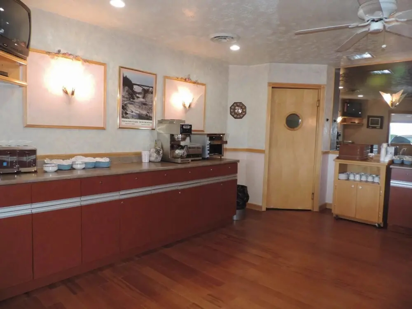 Travelodge by Wyndham Grand Falls