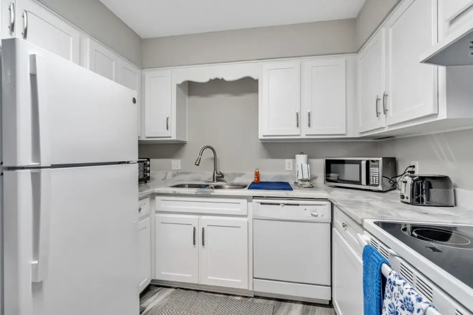 Eagles Nest 2 Bedroom Townhouse by Redawning