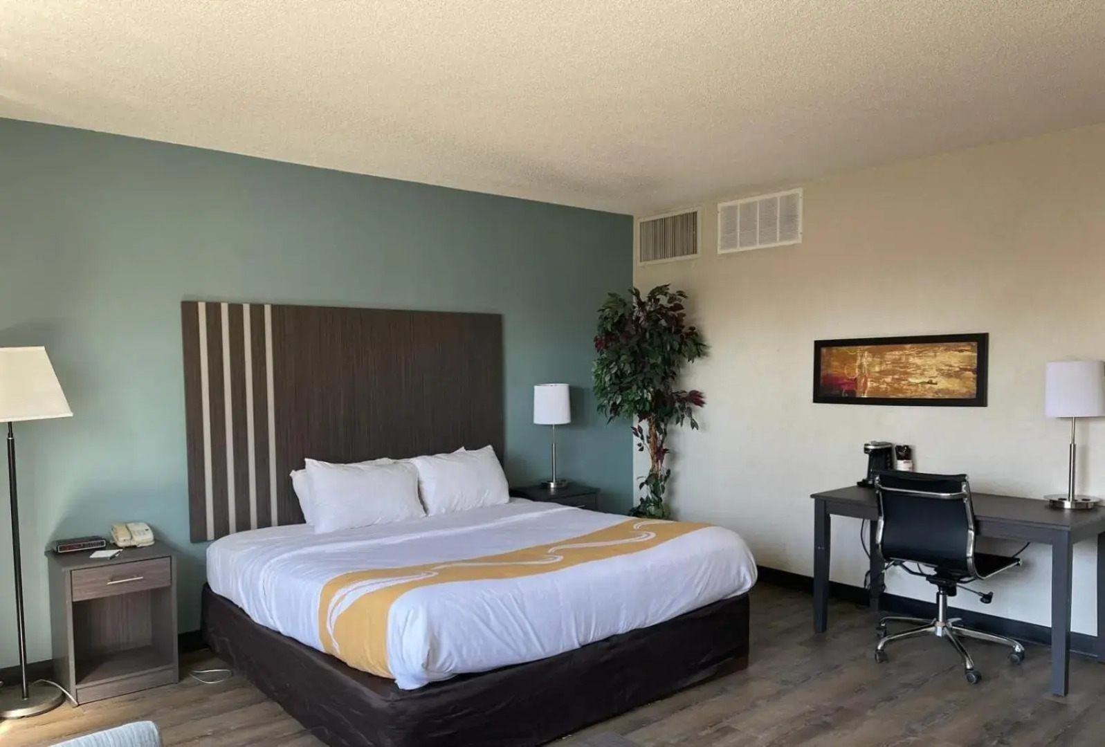 Village Inn & Suites