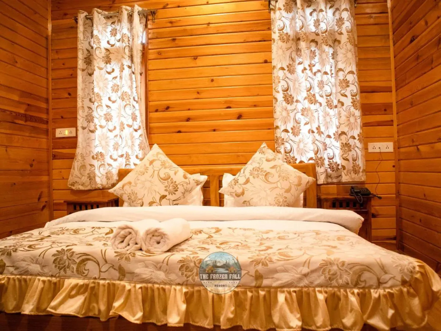 The FrozenFall Resort - Gulmarg