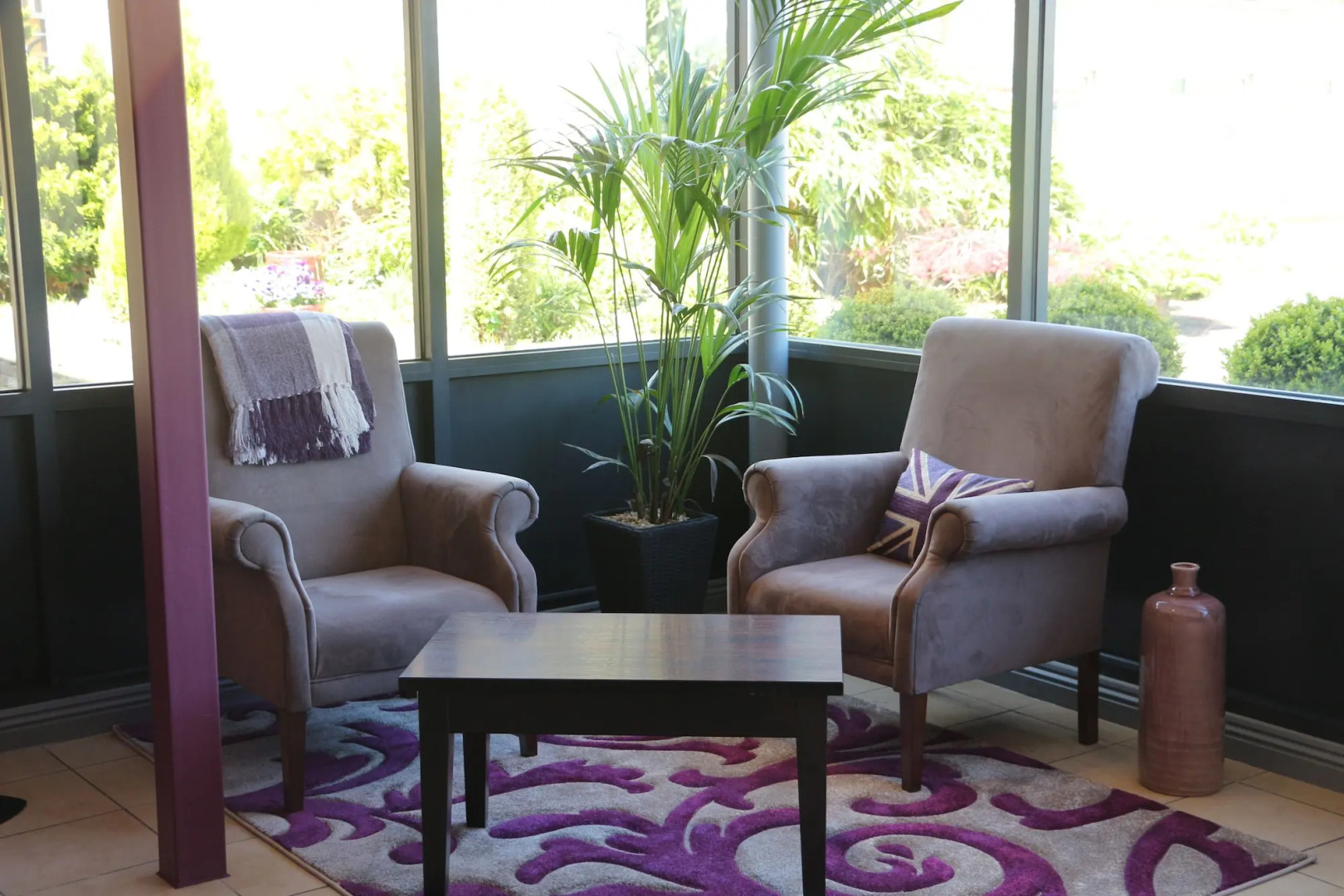 Drift Inn (Formerly The Waterfront Hotel)