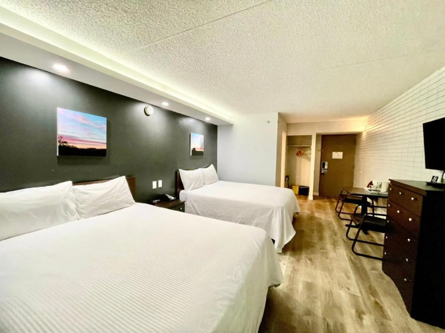 Travelodge By Wyndham Winnipeg Airport
