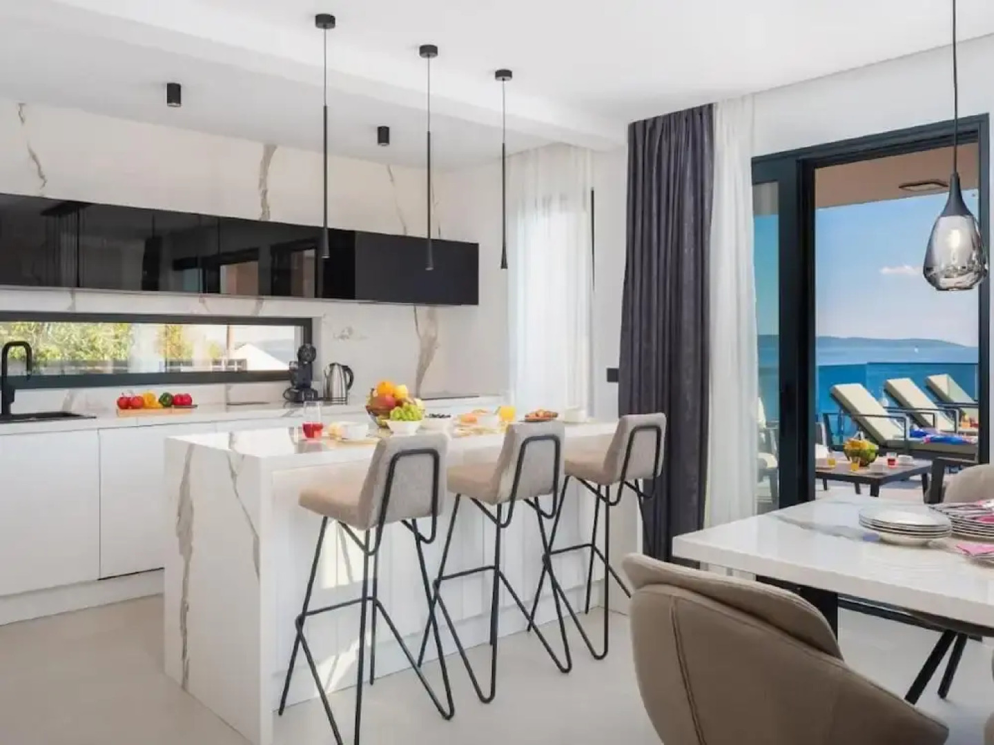 Luxury Villa With Swimming Pool and Sauna