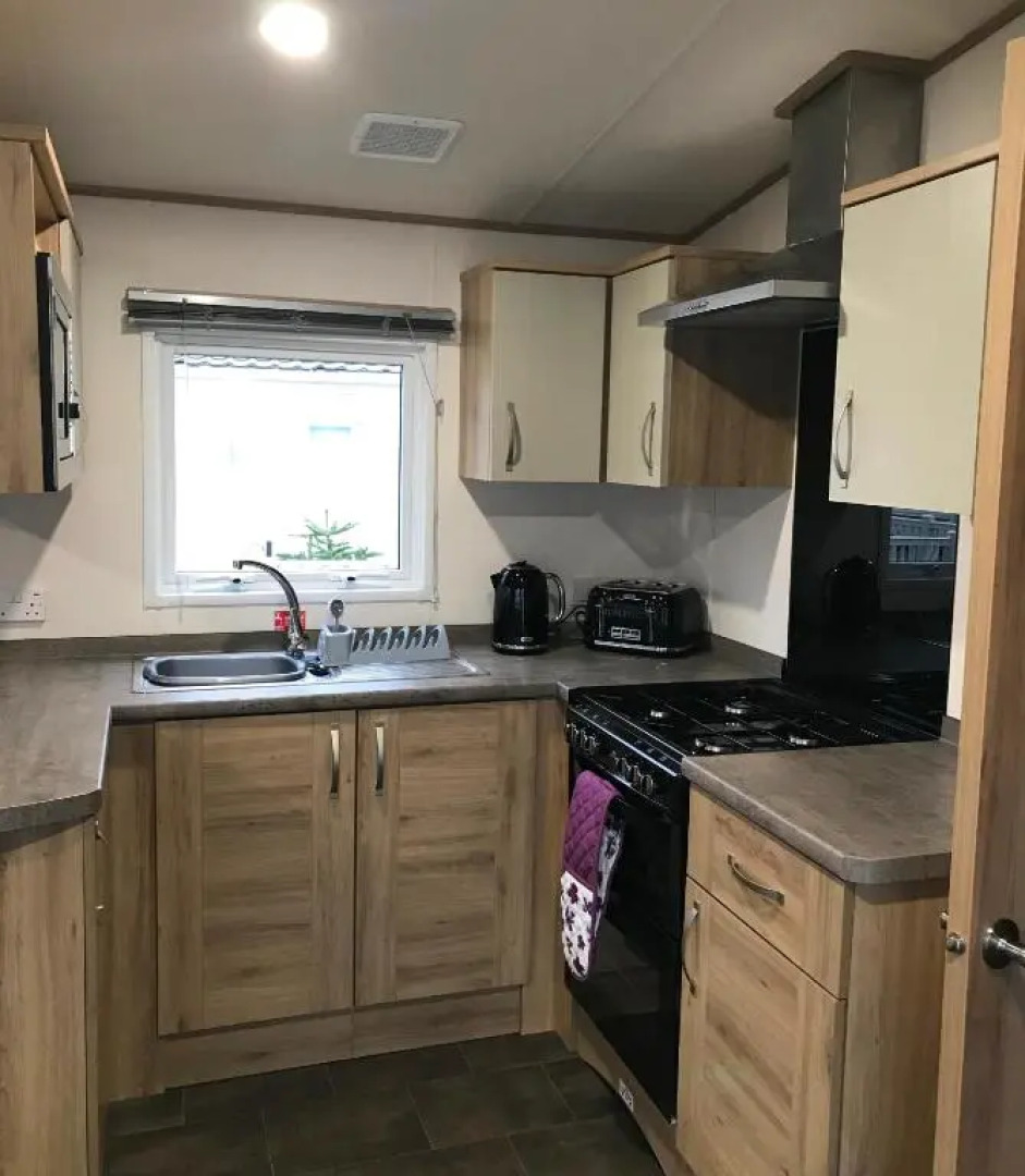 Lakes Breaks - 6 Meadows