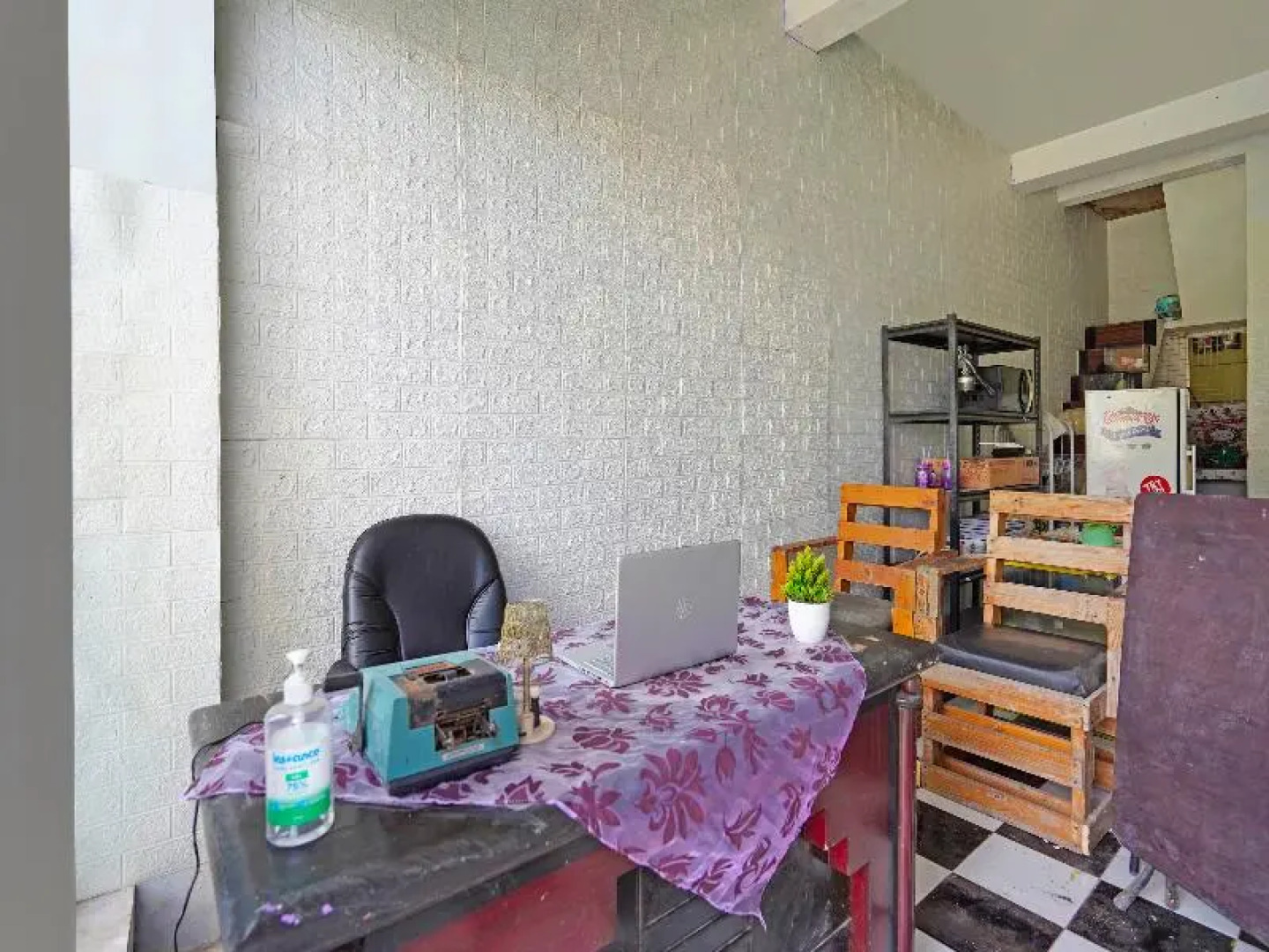 Spot On 91672 House Of Henny Tea