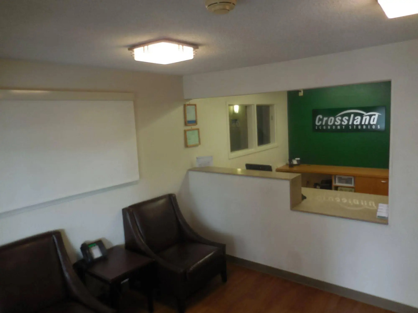 HomeTowne Studios by Red Roof Spokane - Valley