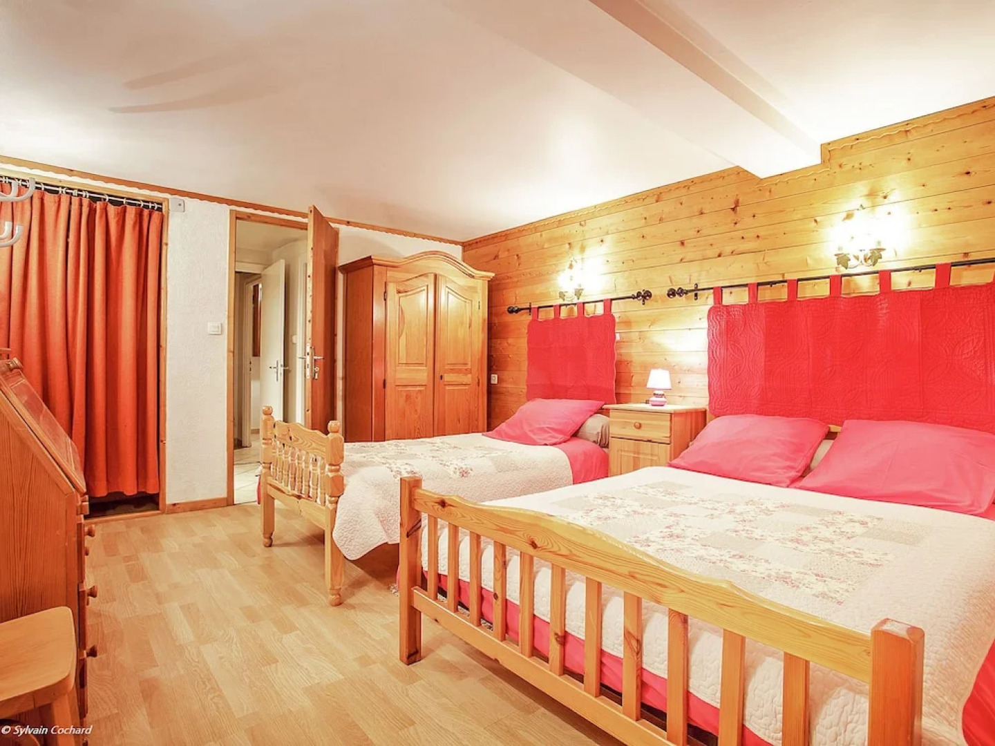 Exclusive Chalet in La Chapelle-d'Abondance with Mountain View