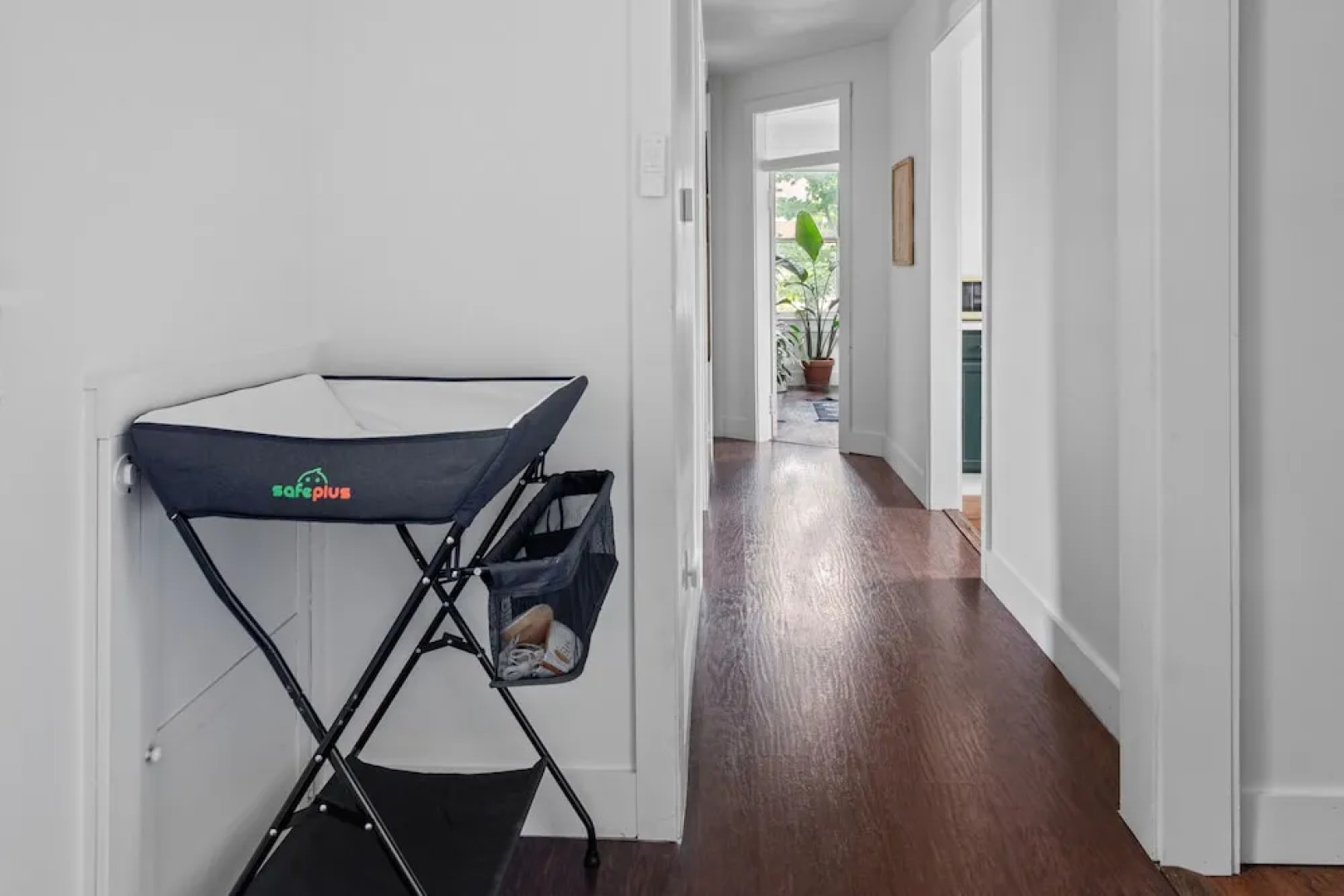 NEW Luxe Pet Friendly Free Parking Downtown