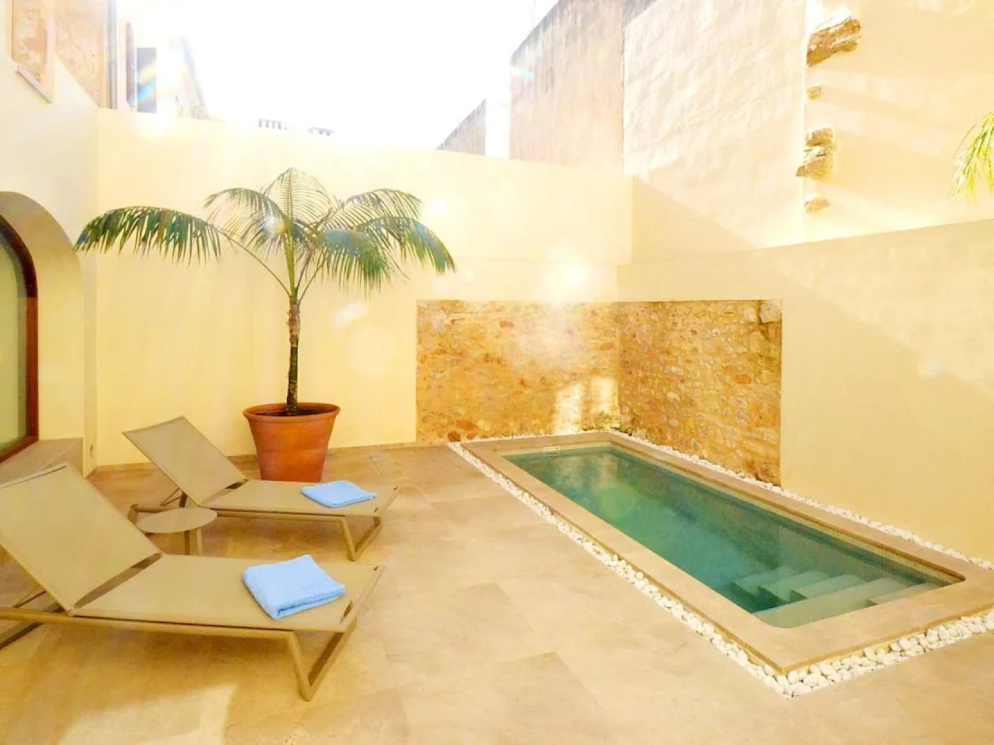 Top Quality Modern Town House in Petra With Private Pool