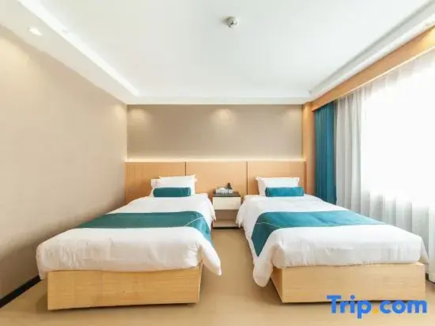 Rui Xi Manju City View Hotel (Luo Bulin Plaza Kangbei Wealth Center Branch)