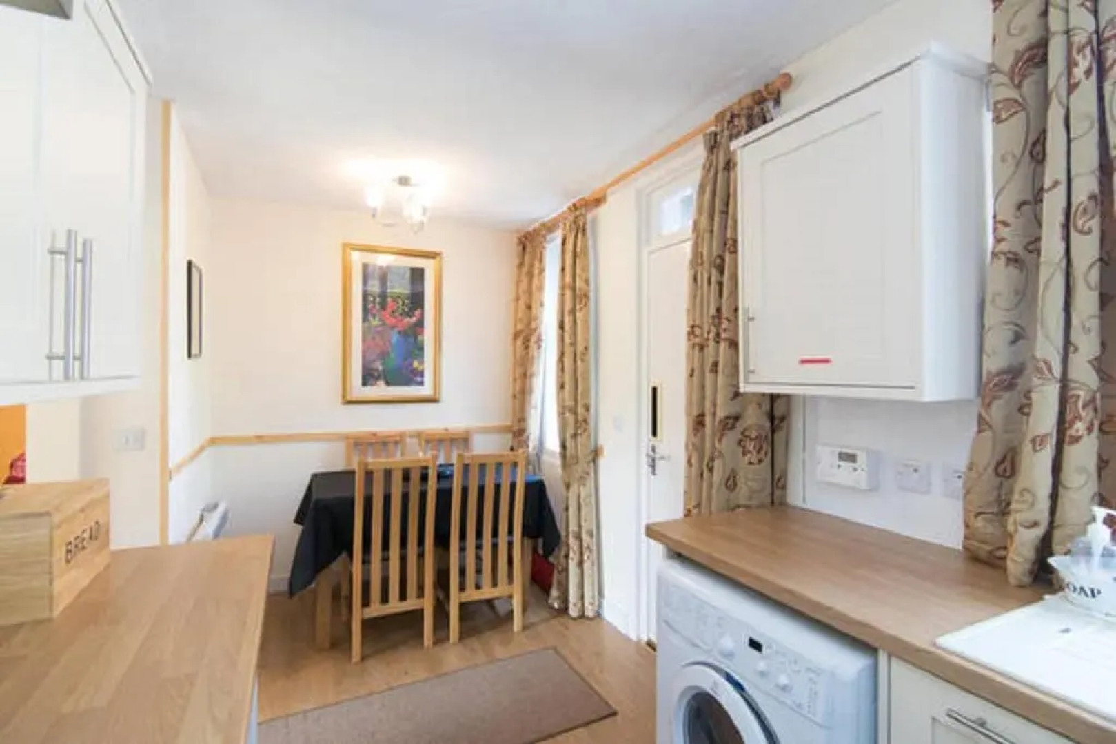 Crinan Canal Cottage