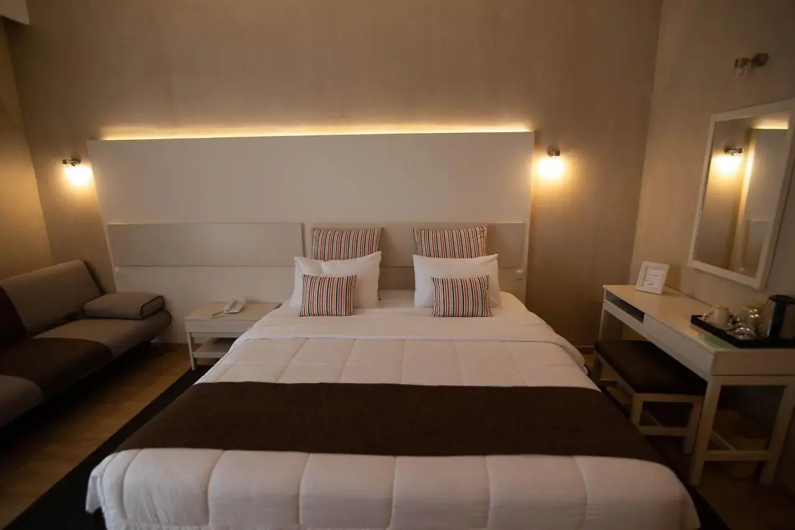 Nidimos Hotel