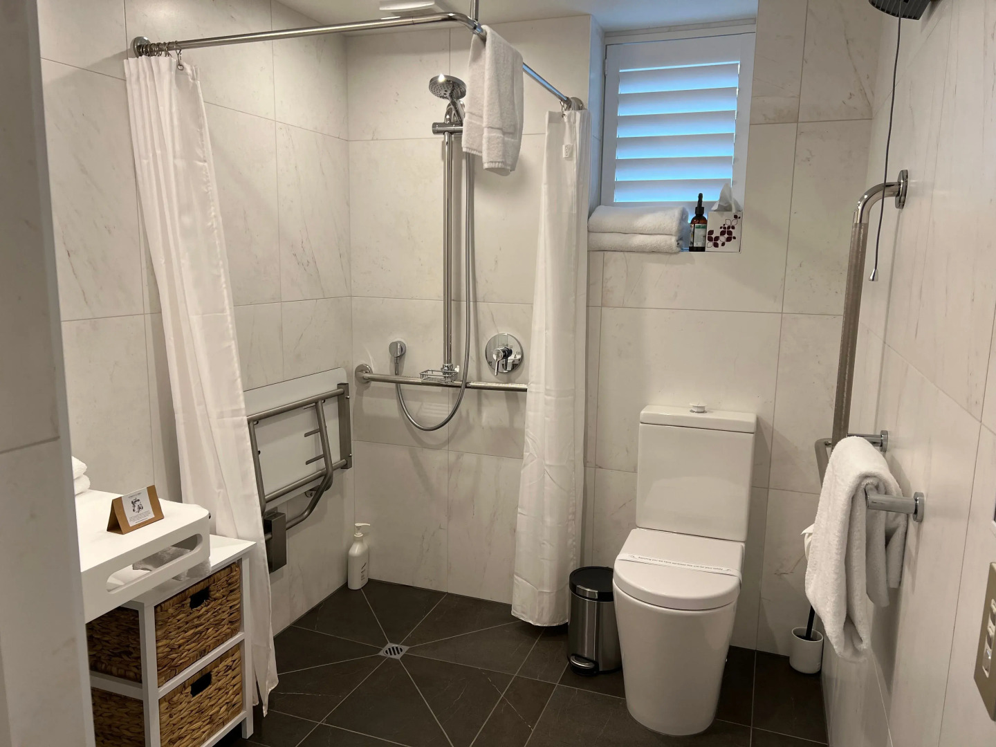 Queenstown House Luxury Lakeside Apartments