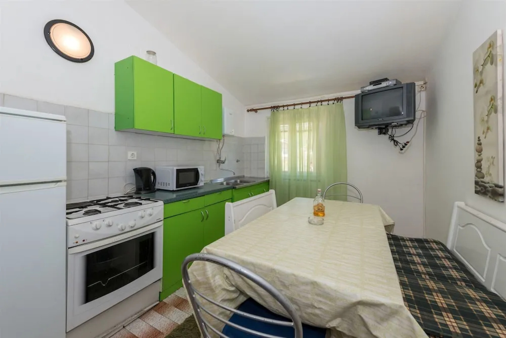Apartments and Rooms Dragica