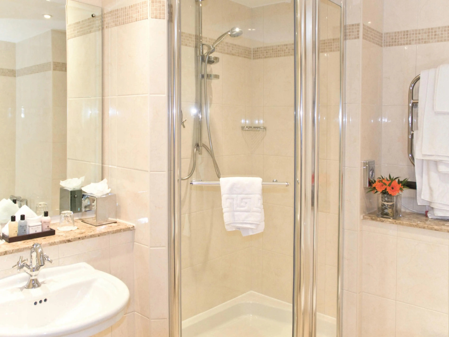 Macdonald Old England Hotel & Spa