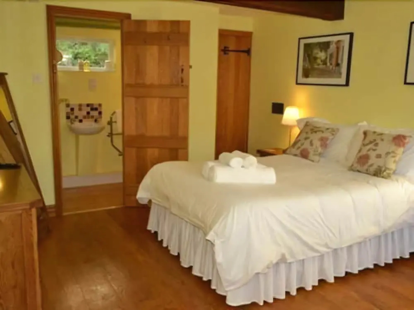 Wisteria Cottage B&B