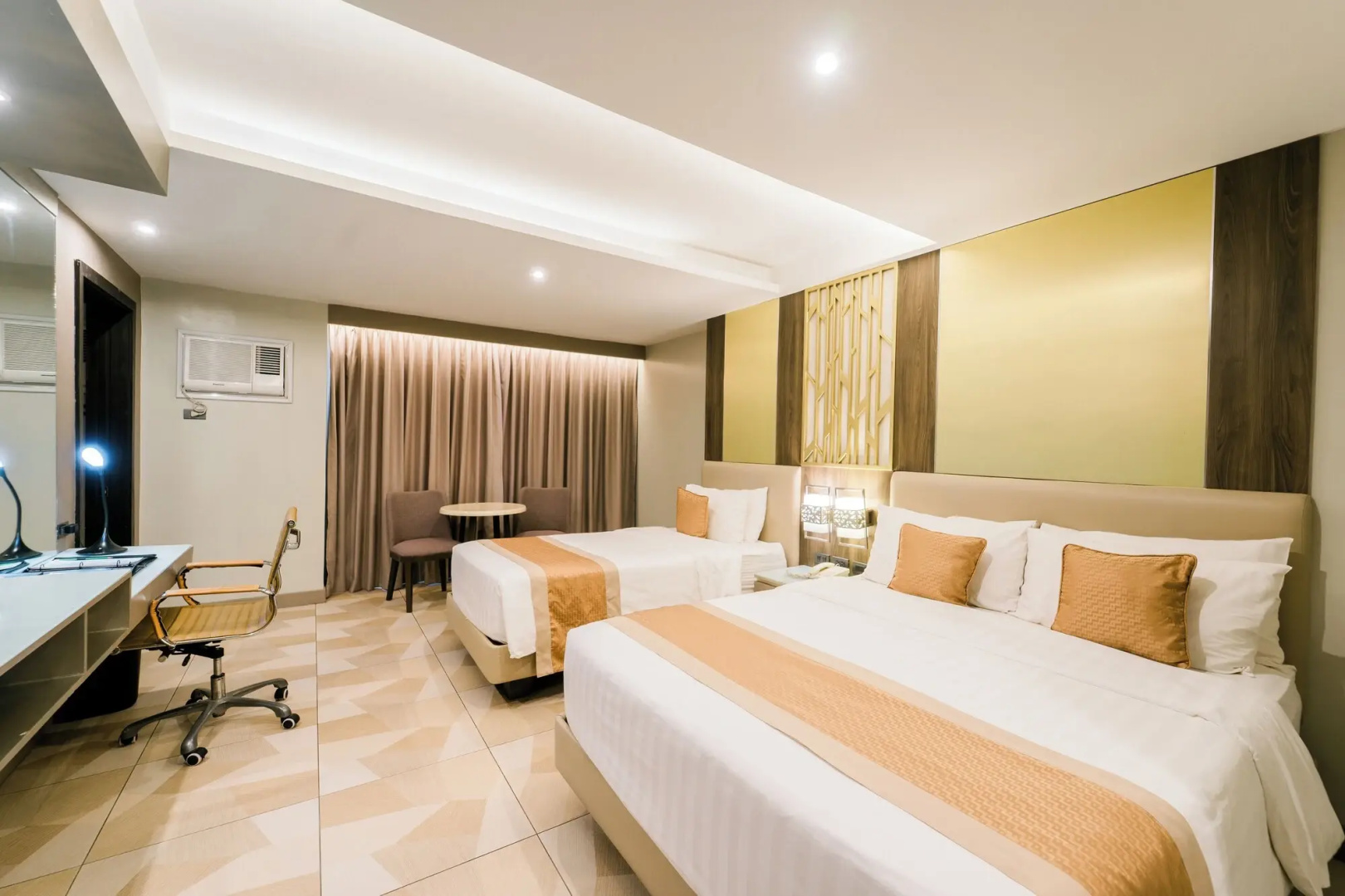 Zuri Hotel