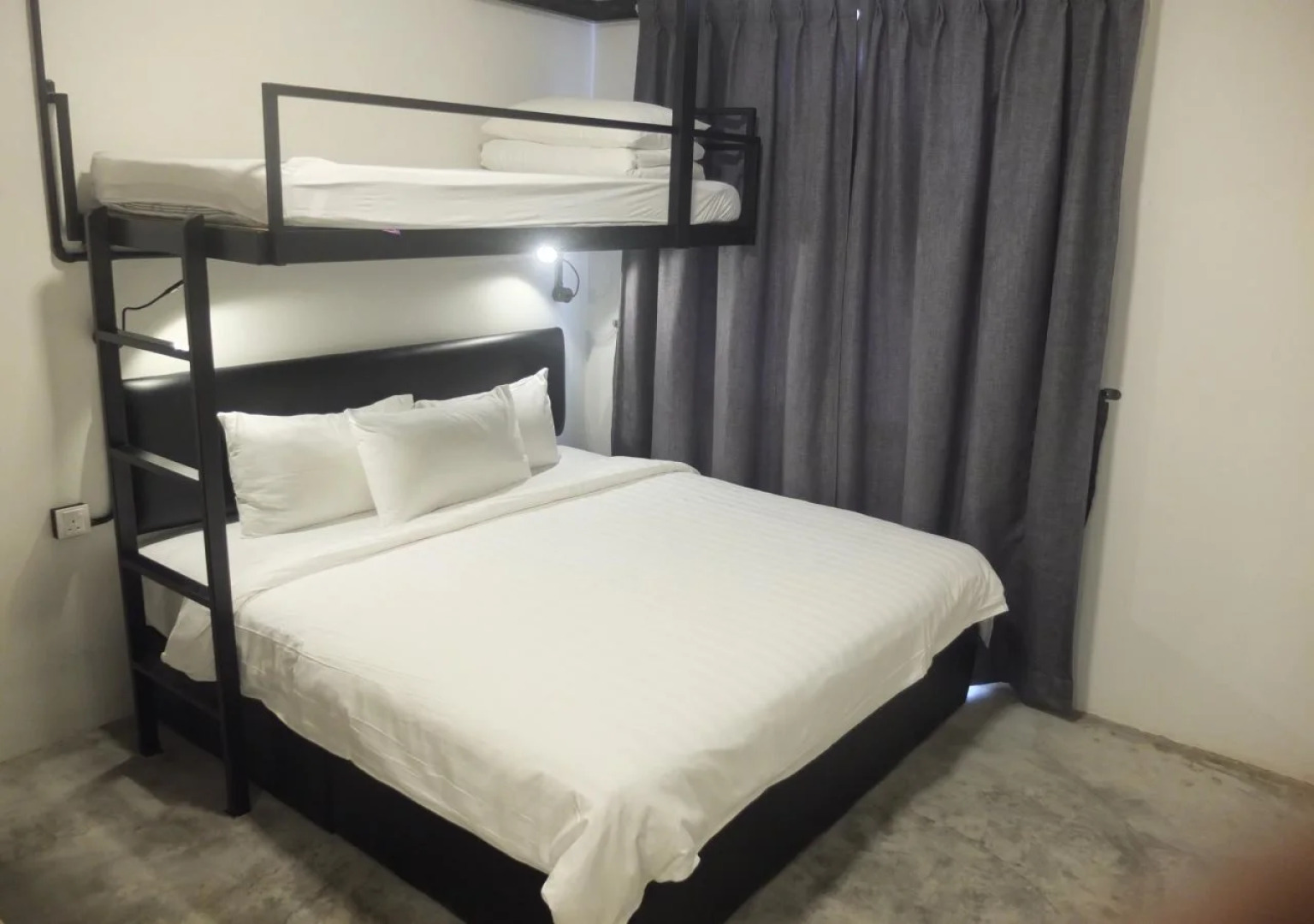 Suite 18 Boutique Hotel - Hostel