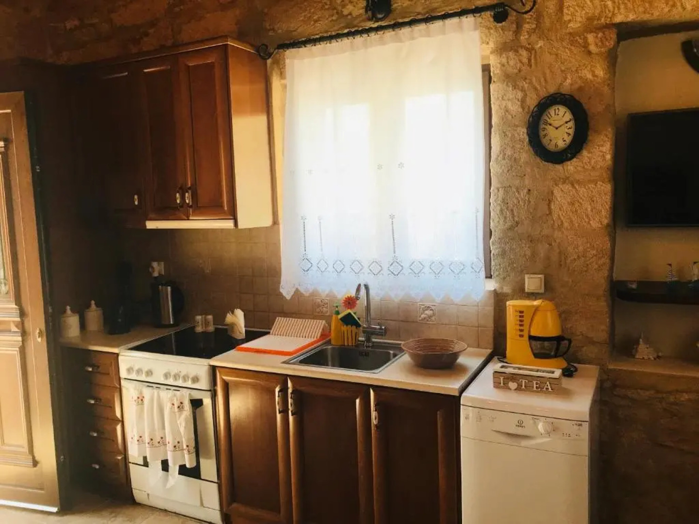 Christakos stone house Elafonisos