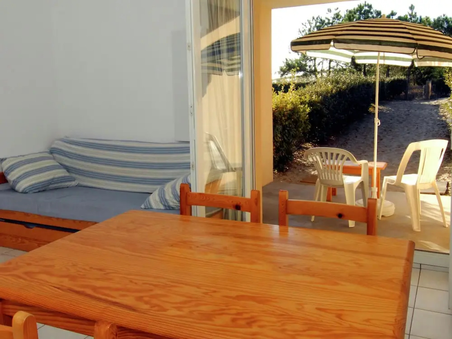 Cozy Apartment in the Lively Resort of Carcans Océan