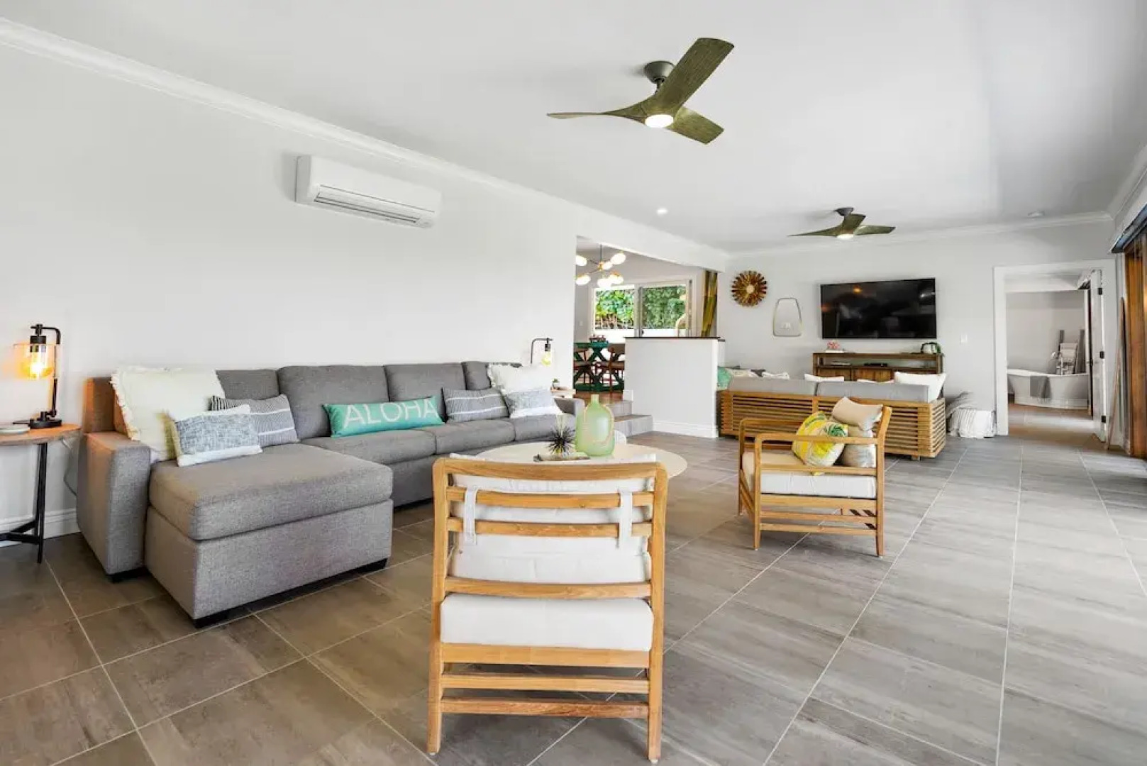 Hale Oahu Villa by Avantstay Kailua Beachfront House! Coastal Luxury!