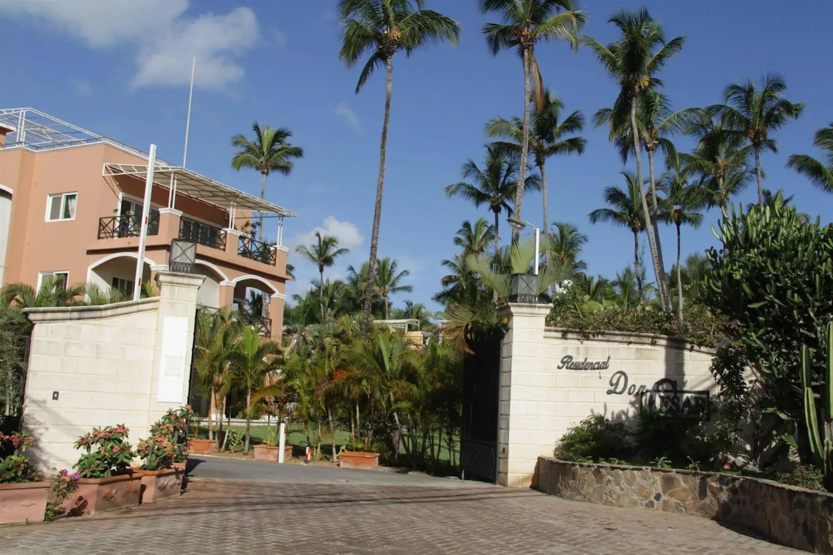 Residencial Don Cesar