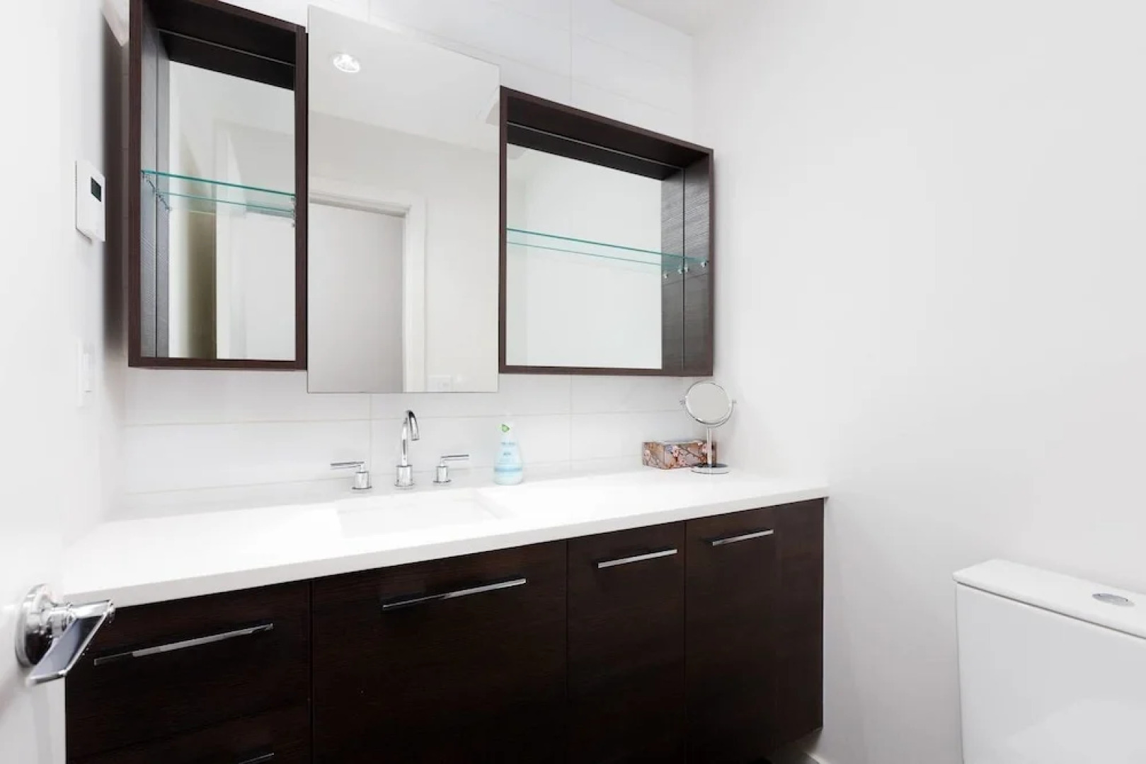 Modern Bright Townhome in Richmond