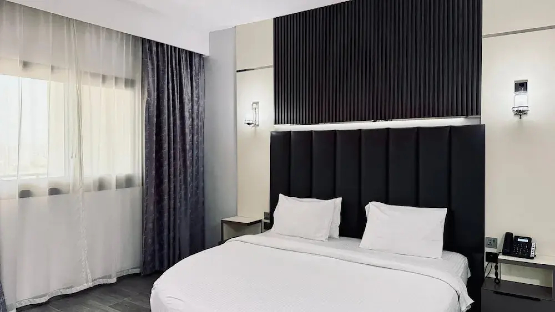 Royal Tulip Dancenter Suites Sharjah