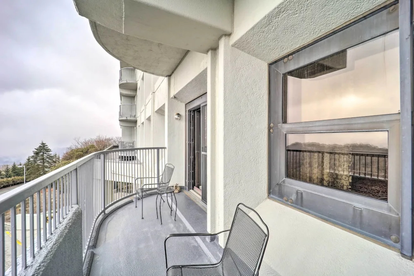 3 Mi to Skiing: Mtn-view Condo in Sugar Top Resort