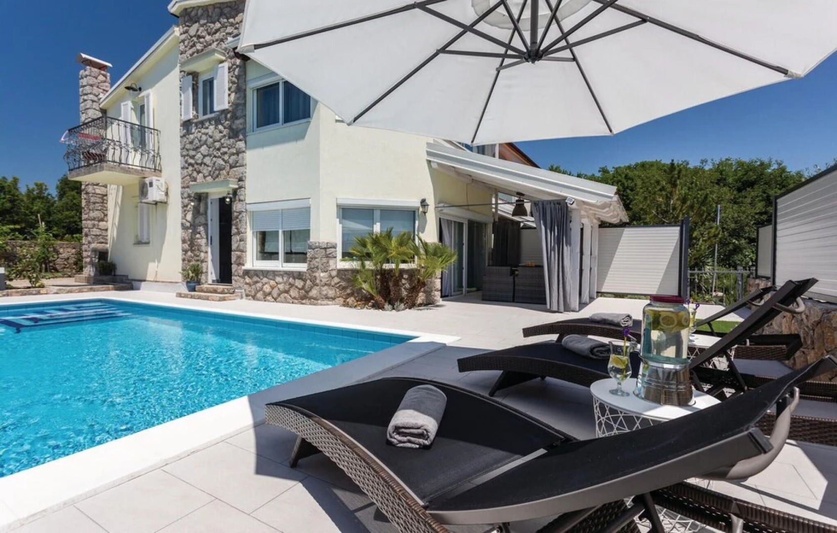 Stunning Home in Kornic With 3 Bedrooms, Wifi and Outdoor Swimming Pool
