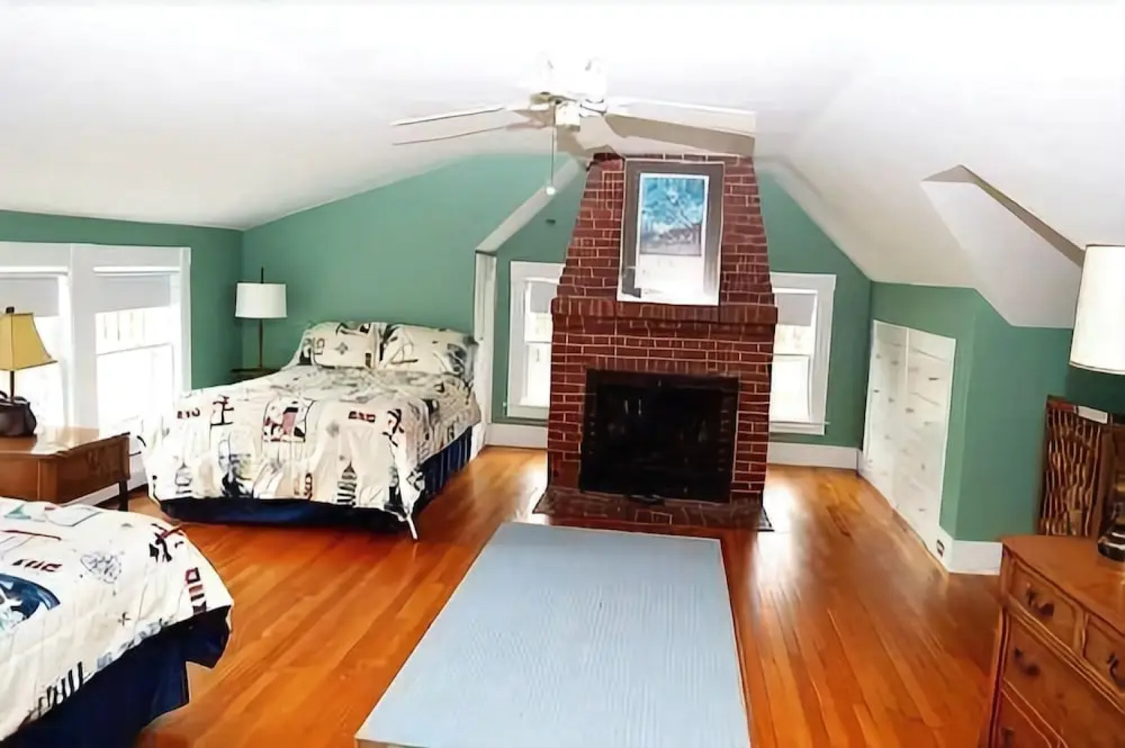 Sealight - Six Bedroom Home