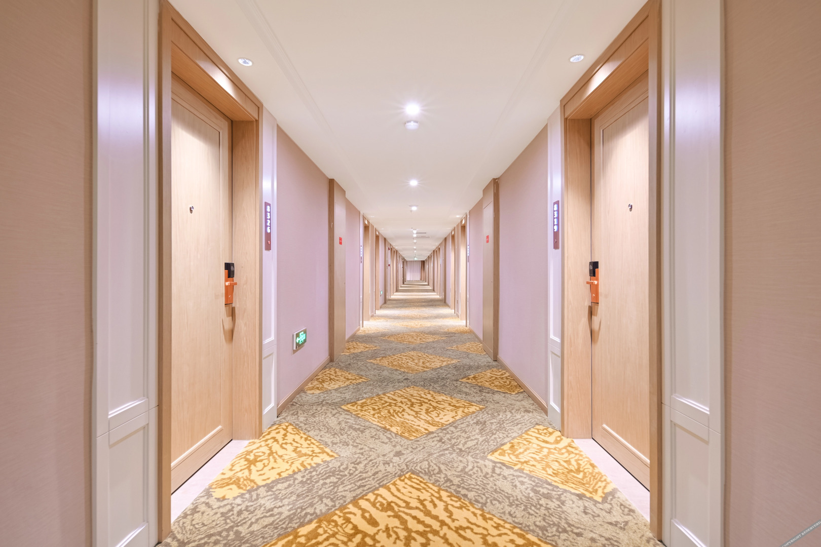 Vienna Hotel (Yecheng Zero Kilometer)