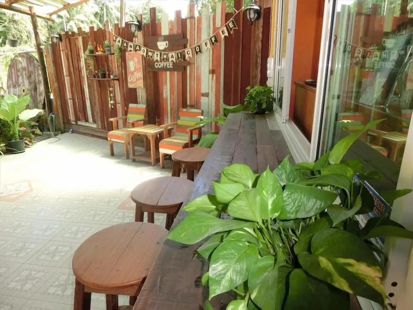 Baan Aowthai Homestay Ko Kood