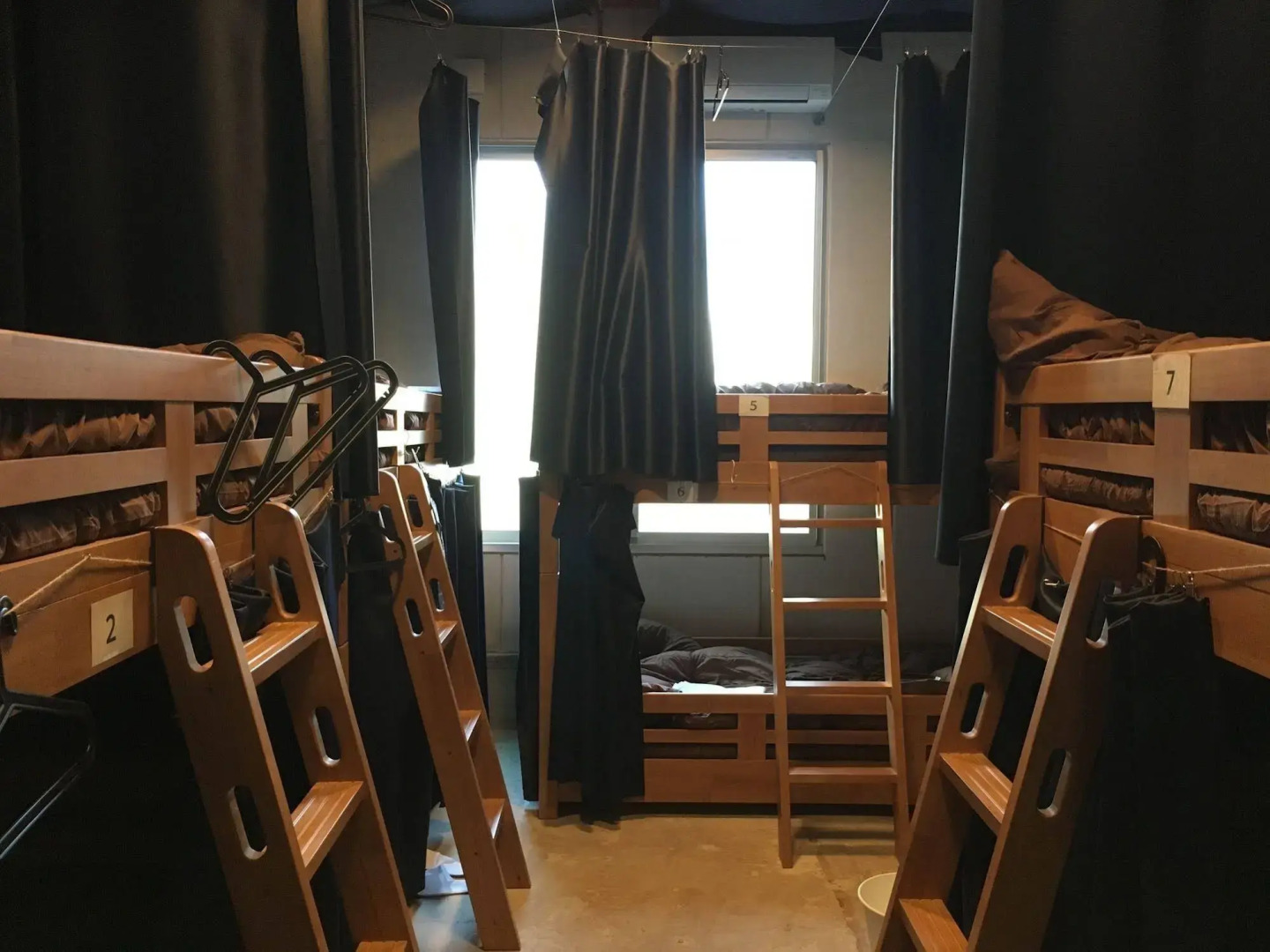 fan ABURATSU Sports Bar & Hostel